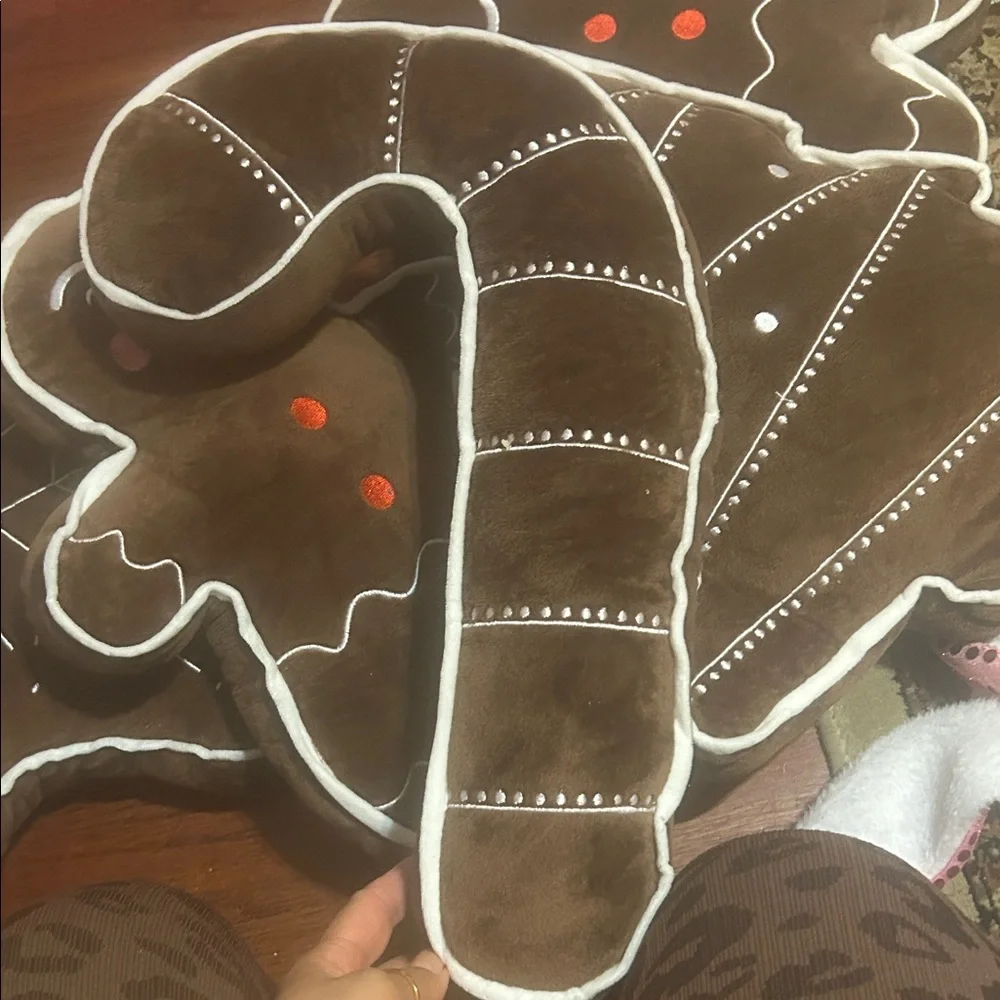 Amazon Brown Gingerbread Holiday Plush Pillow Set - Tree Star Candy Cane